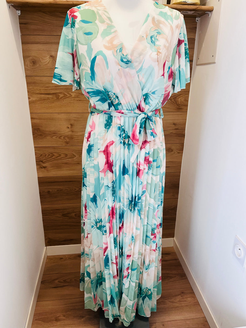 Robe Plissée Grande Taille Élégante - 95% Polyester - Fabrication Italie