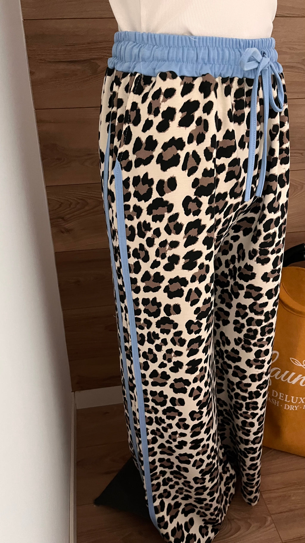 Pantalon Imprimé Léopard Fluide - 70% Viscose - Fabrication Italie